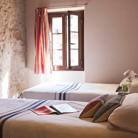 Ainb Ramblas-guardia Apartamento *